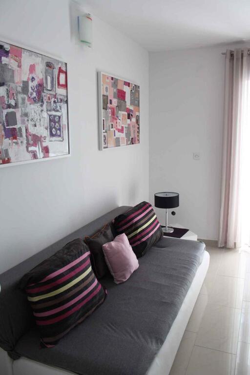 Summer Lounge Apartment โตรกีร์ ภายนอก รูปภาพ