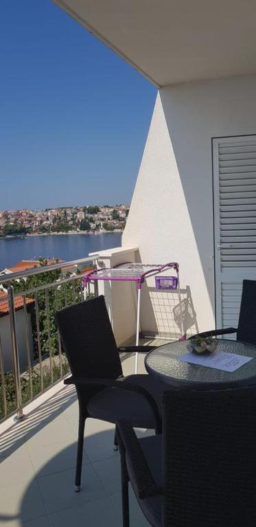 Summer Lounge Apartment โตรกีร์ ภายนอก รูปภาพ