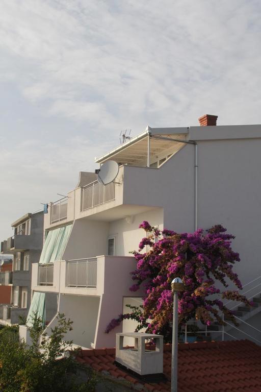 Summer Lounge Apartment โตรกีร์ ภายนอก รูปภาพ