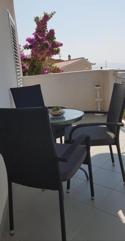 Summer Lounge Apartment โตรกีร์ ภายนอก รูปภาพ