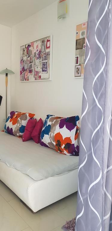 Summer Lounge Apartment โตรกีร์ ภายนอก รูปภาพ