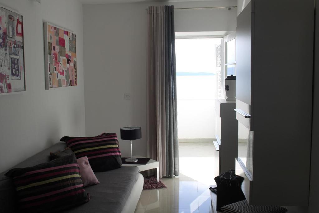 Summer Lounge Apartment โตรกีร์ ภายนอก รูปภาพ