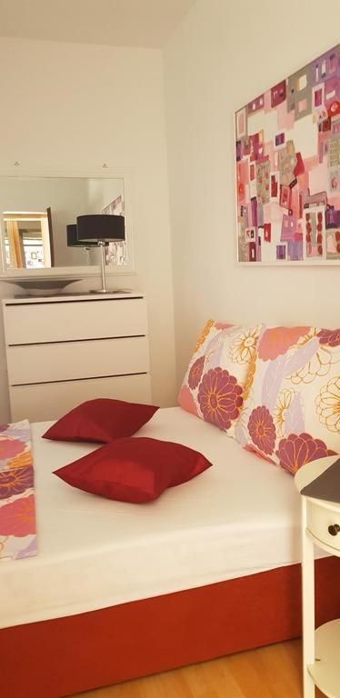 Summer Lounge Apartment โตรกีร์ ภายนอก รูปภาพ